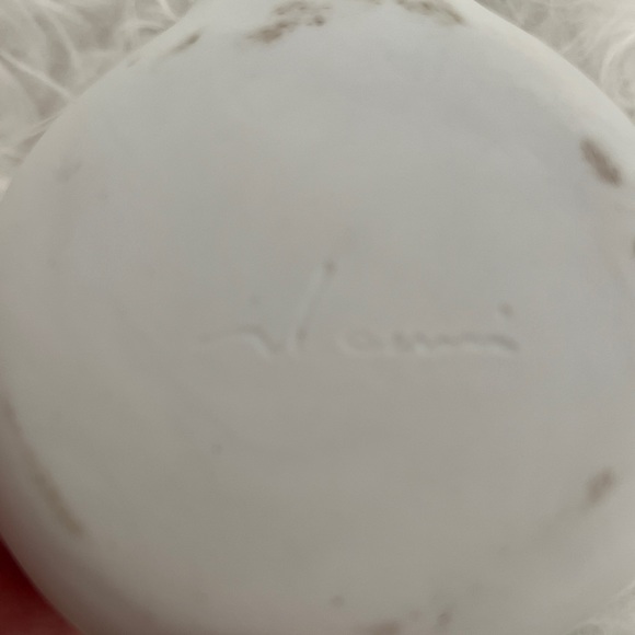 Vintage Handcrafted ceramic mugs in white and lavender signed by the artist 4.5” - Picture 9 of 11